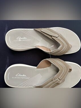 Clarks Cloudsteppers Women's Sandal - Beige/Tan